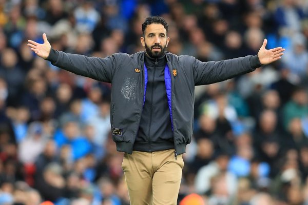 Manchester United has won 4 of the last 6 games, and its number of wins in the Premier League during the same period is second only to Arsenal, which has won 5 games.